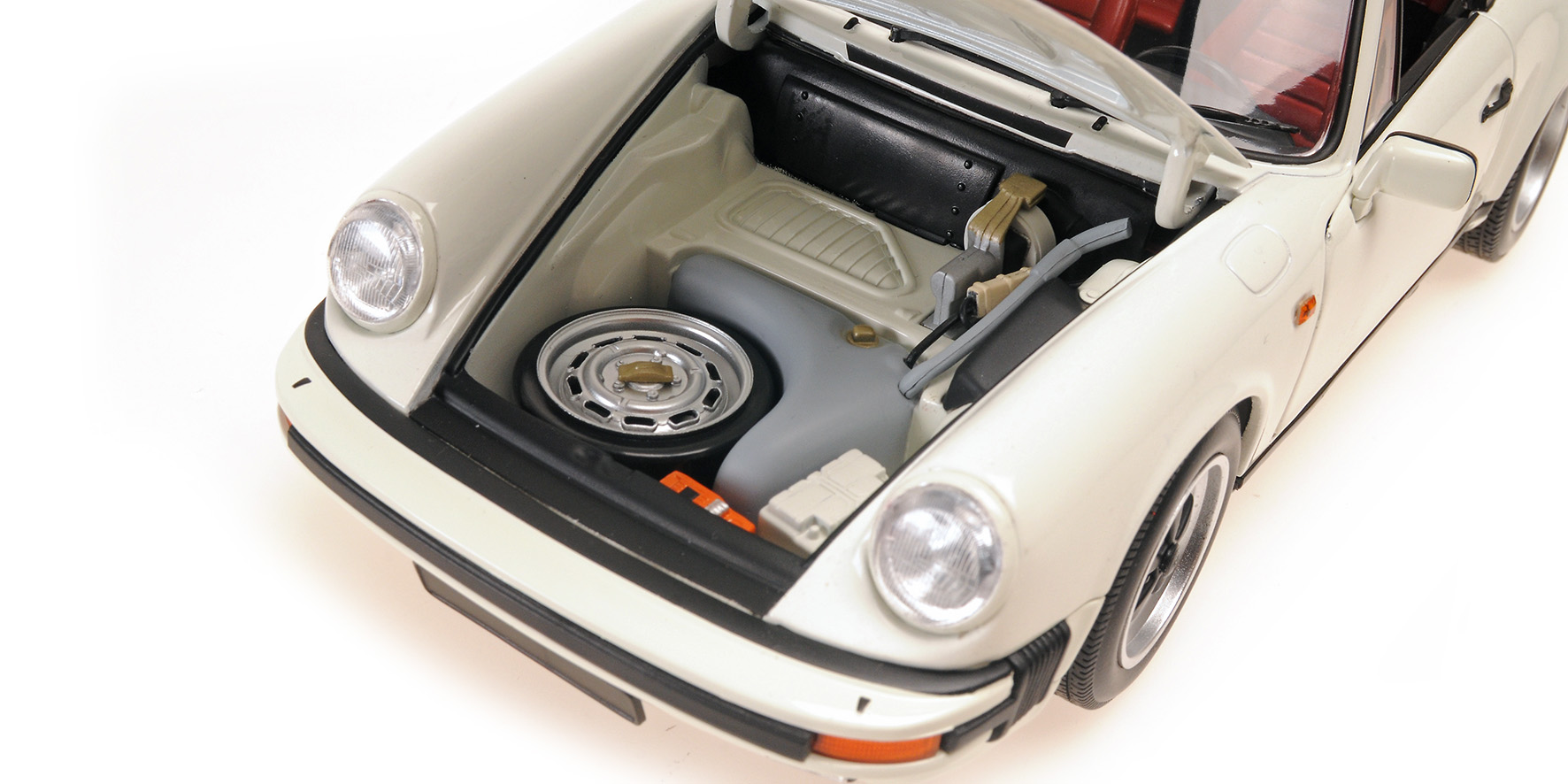 PORSCHE 911 CARRERA 3.2 TARGA - 1983 - WHITE