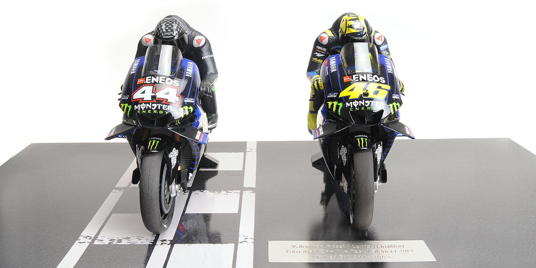 YAMAHA YZR-M1 - SET  2 BIKES + 2 FIGURINES - HAMILTON/ROSSI - TEST VALENCIA 2019