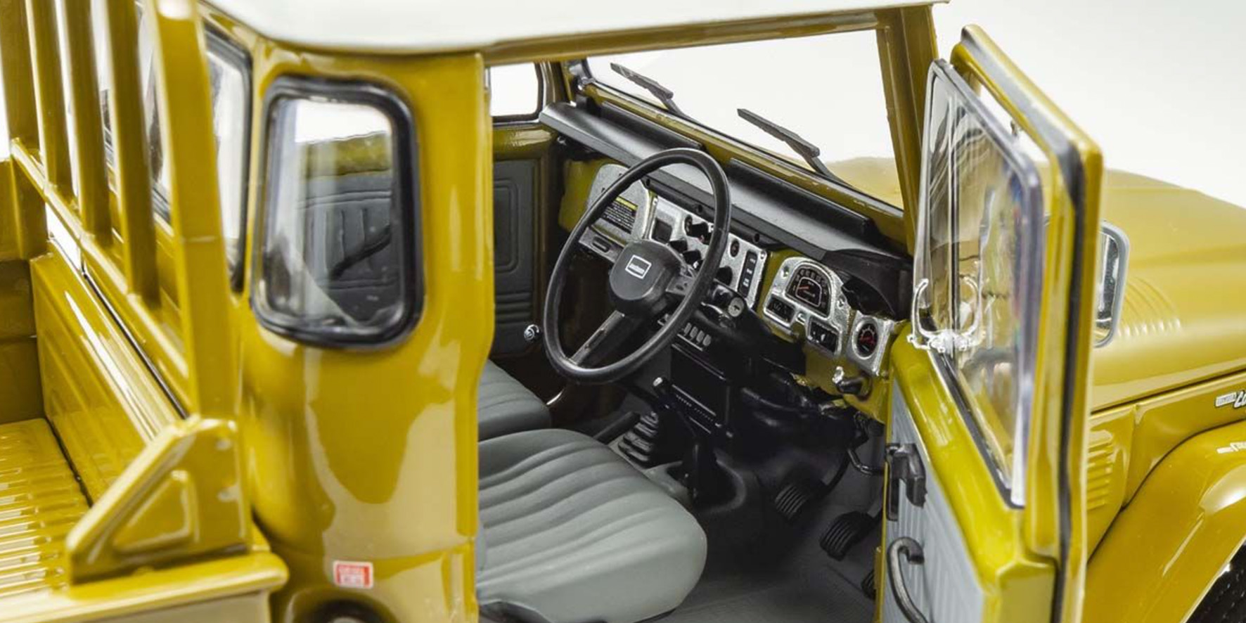 TOYOTA LAND CRUISER 40 PICKUP - OLIVE (08958K)