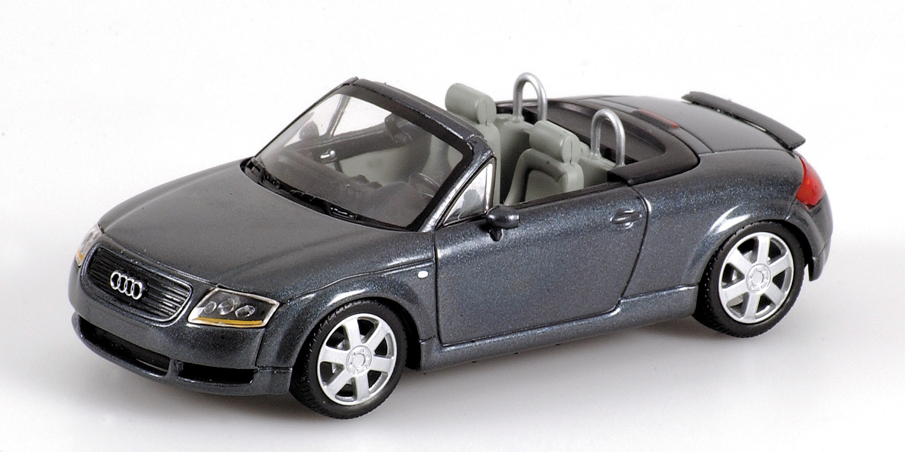 AUDI TT ROADSTER - 2000 - GREY METALLIC