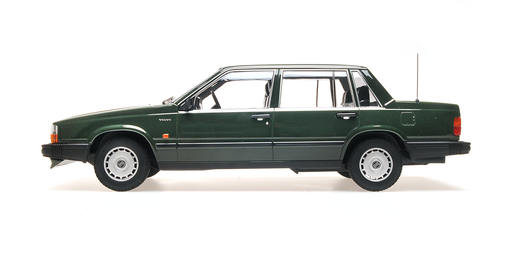 VOLVO 740 GL - 1986 - DARK GREEN