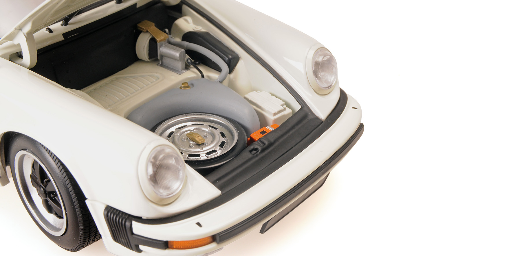PORSCHE 911 CARRERA COUPE 3.2 - 1983 - WHITE