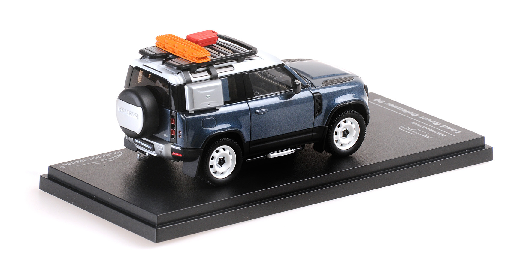 LAND ROVER DEFENDER 90 - 2020 - TASMAN BLUE