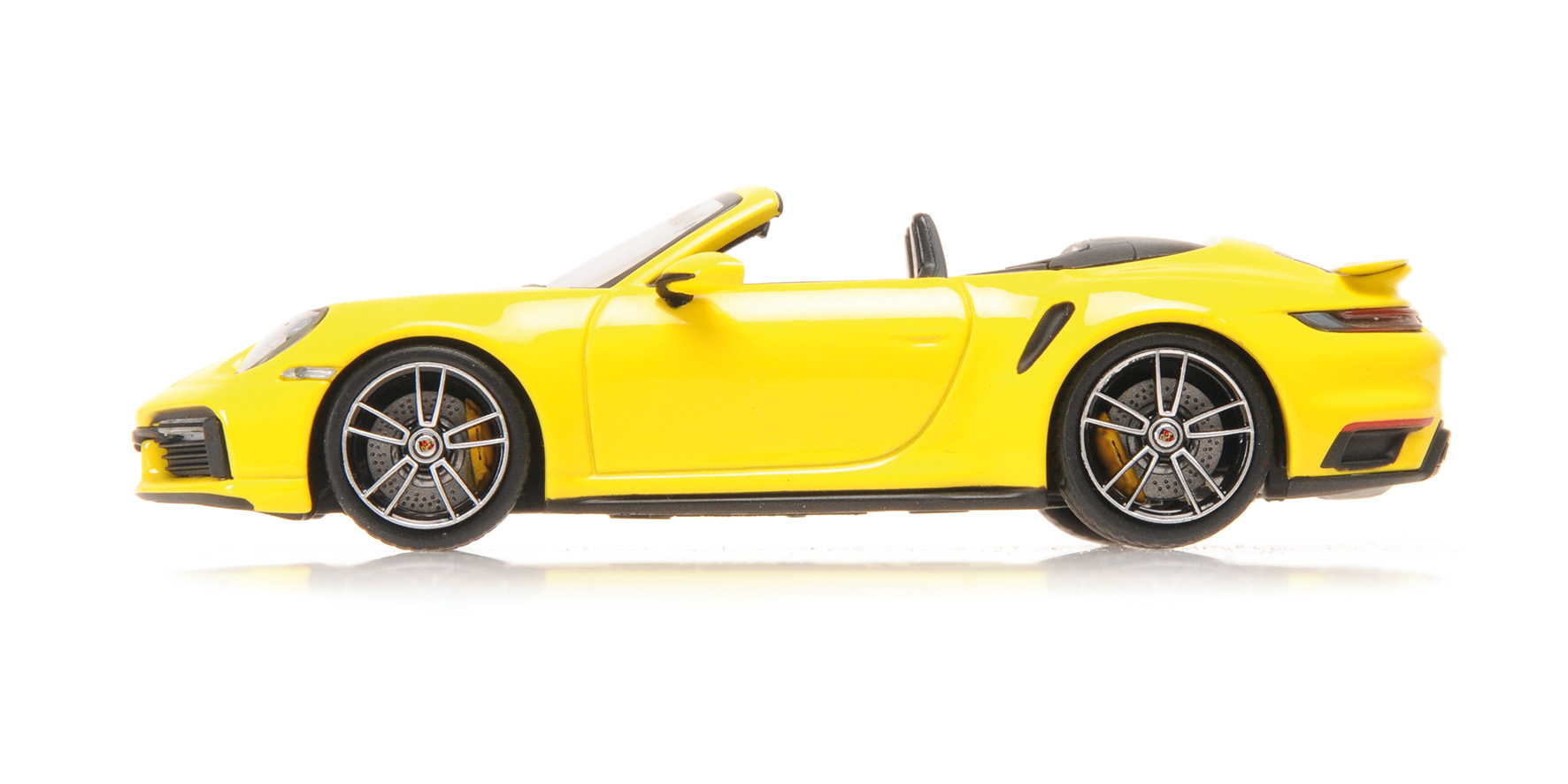 PORSCHE 911 (992) TURBO S CABRIOLET - 2019 - YELLOW