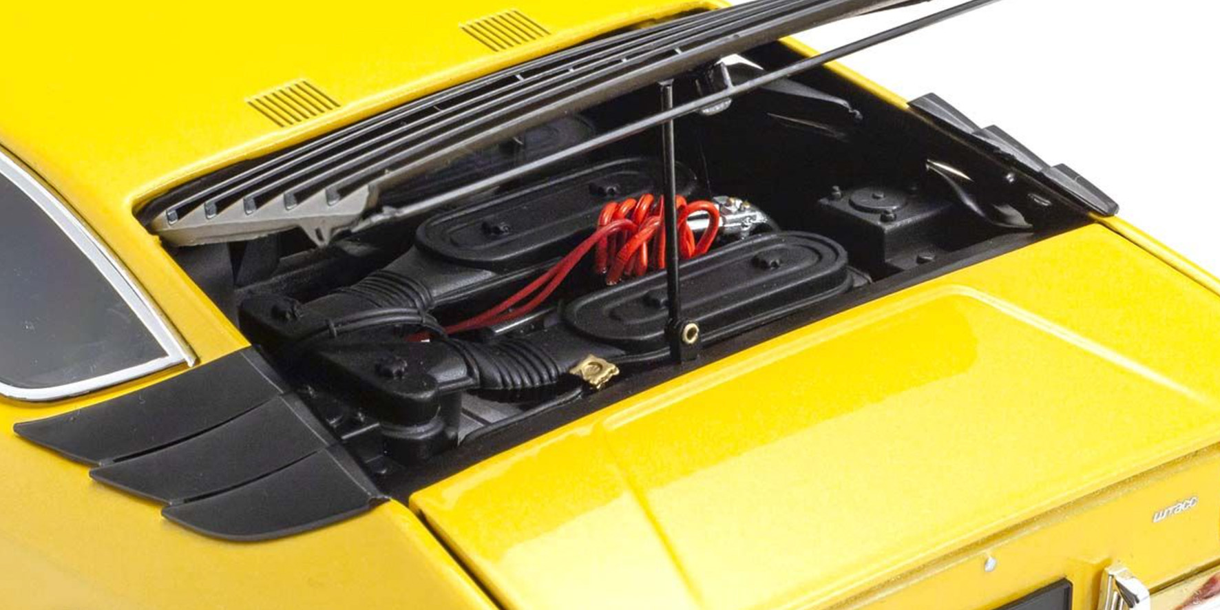 LAMBORGHINI URRACO - YELLOW PEARL (08446GY)