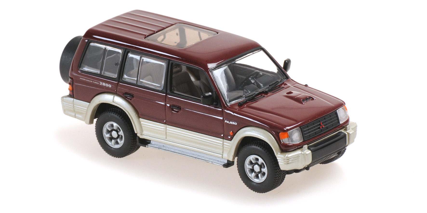 MITSUBISHI PAJERO LWB - 1991 - DARK RED METALLIC
