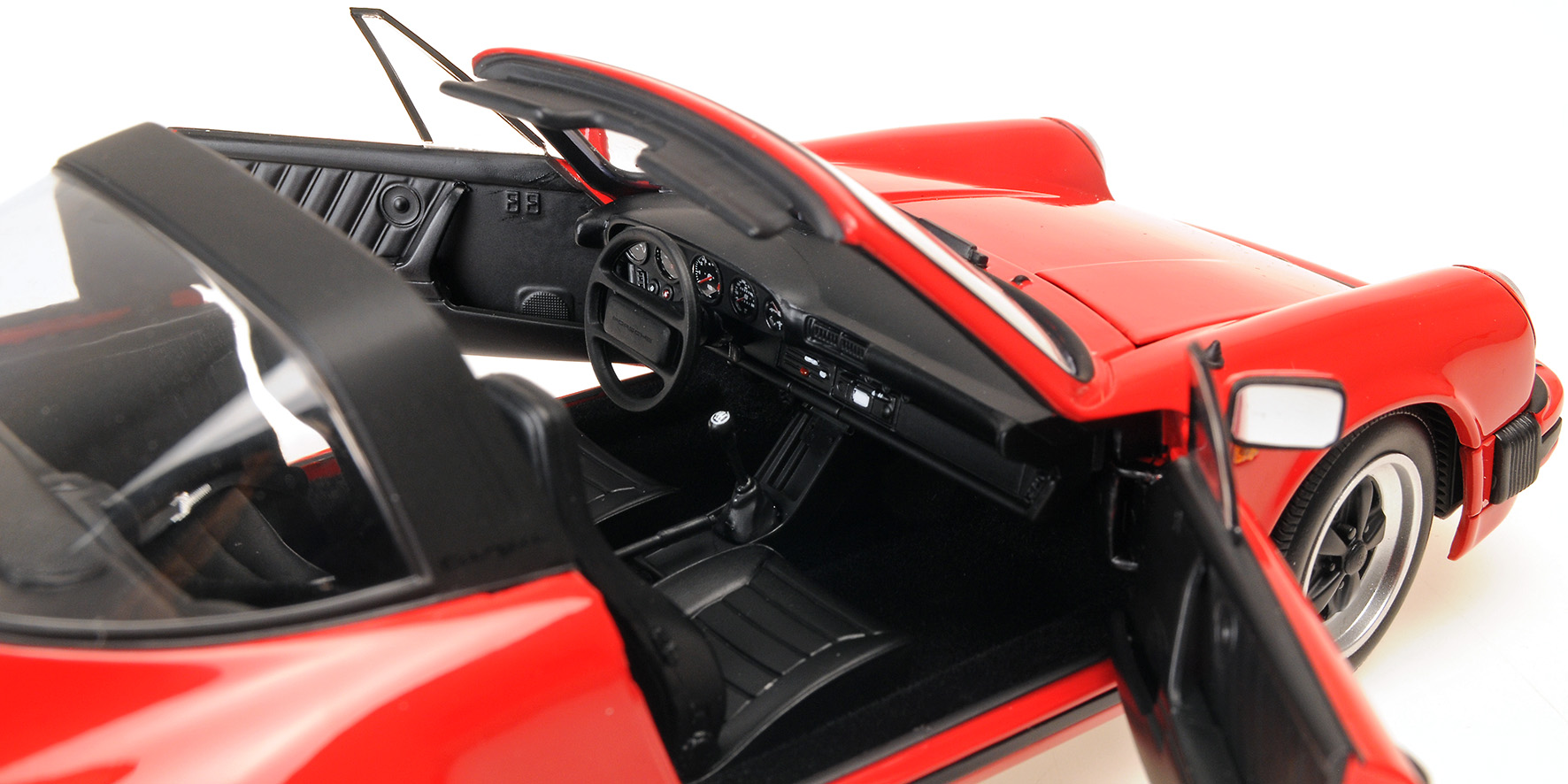 PORSCHE 911 CARRERA 3.2 TARGA - 1983 - RED