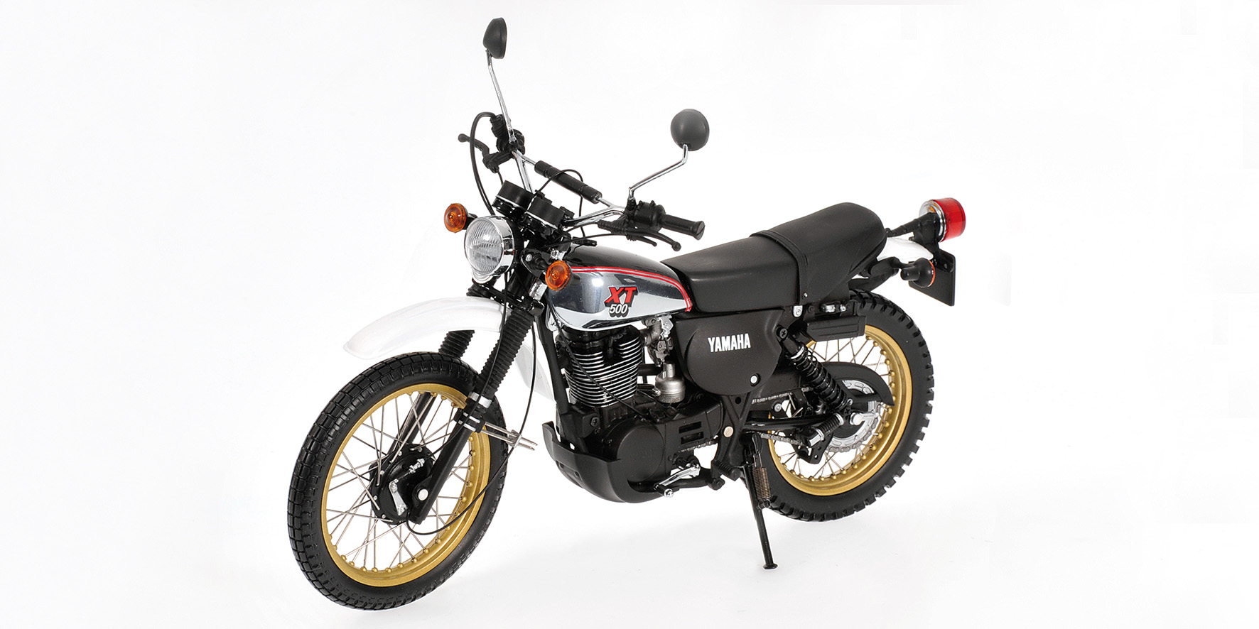 YAMAHA XT 500 - 1981 - BLACK/SILVER - WITH GOLDEN RIMS