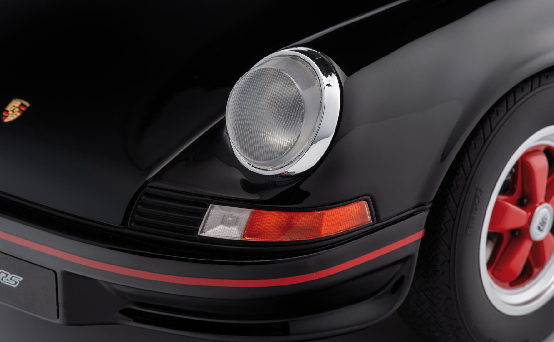 PORSCHE 911 CARRERA RS 2.7 LEICHTBAU - 1972 - SCHWARZ ROTES DEKOR
