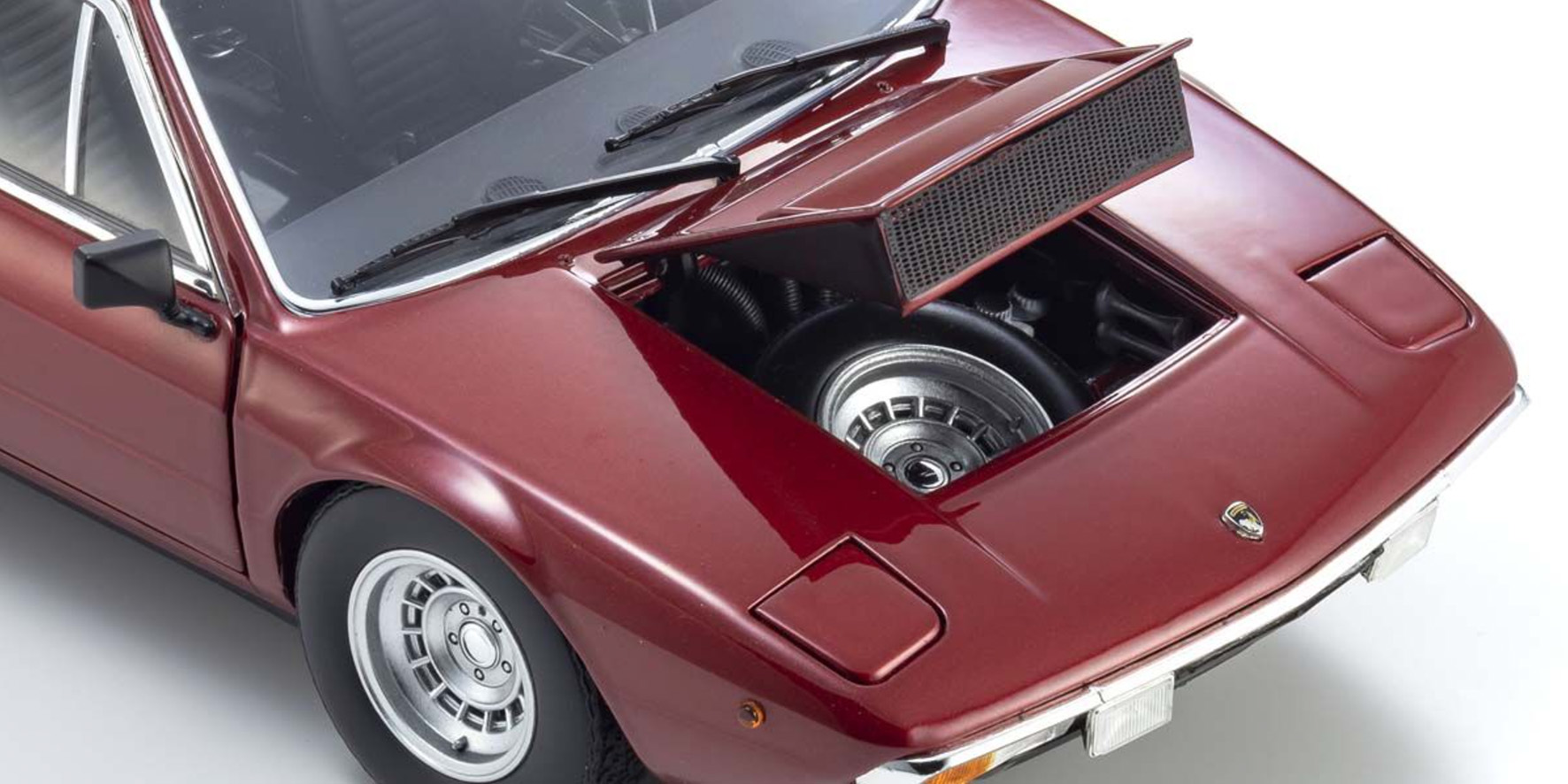 LAMBORGHINI URRACO - RED METALLIC (08446R)