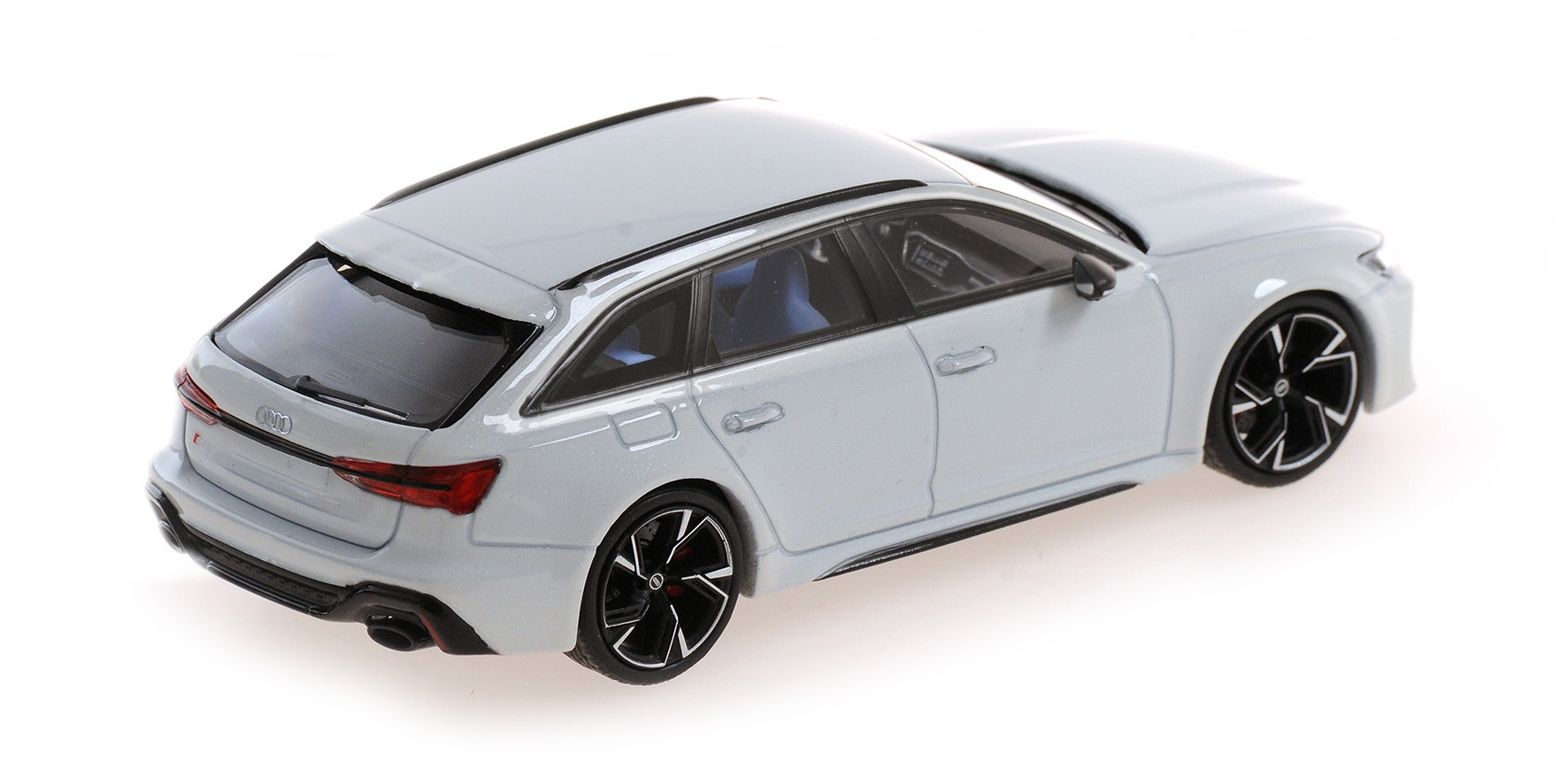 AUDI RS 6 AVANT - 2019 - WHITE METALLIC