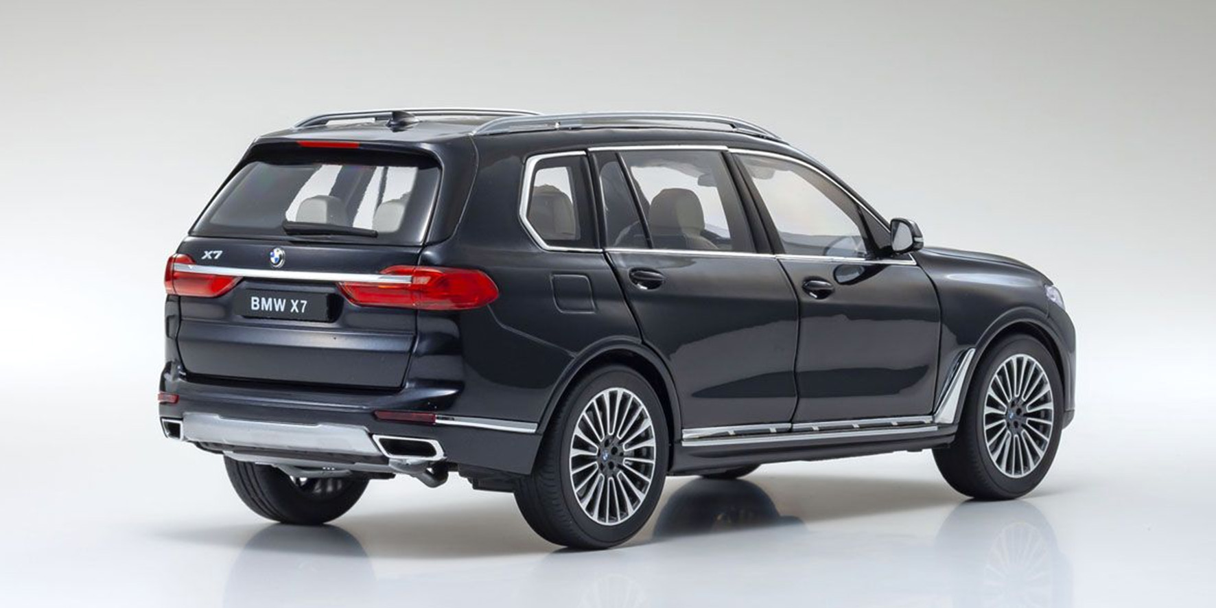 BMW X7 - BLACK (08951CBK)