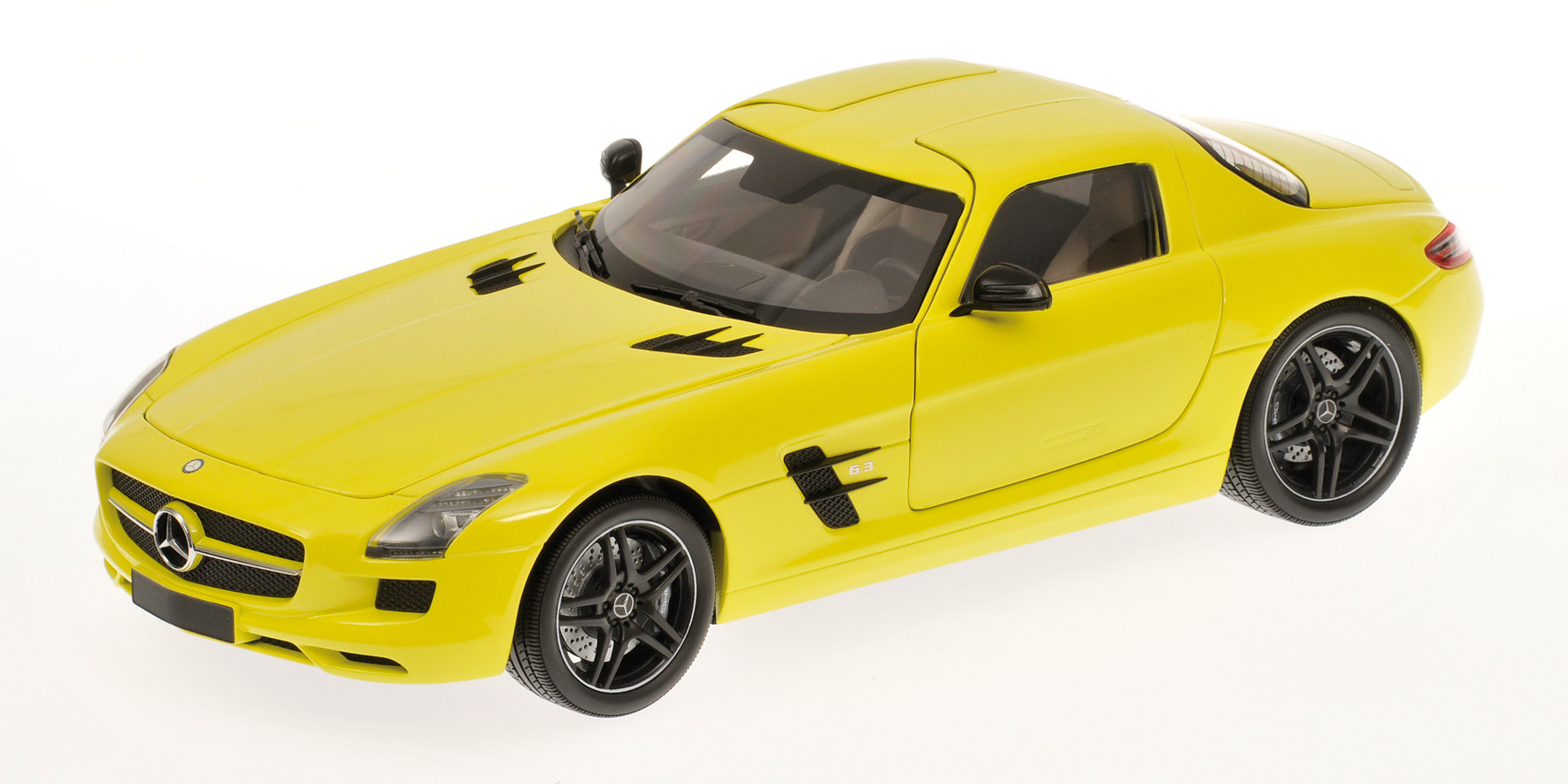 MERCEDES-BENZ SLS AMG - 2010 -YELLOW