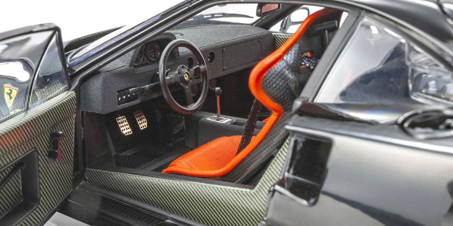 FERRARI F40 - BLACK (08416BK)