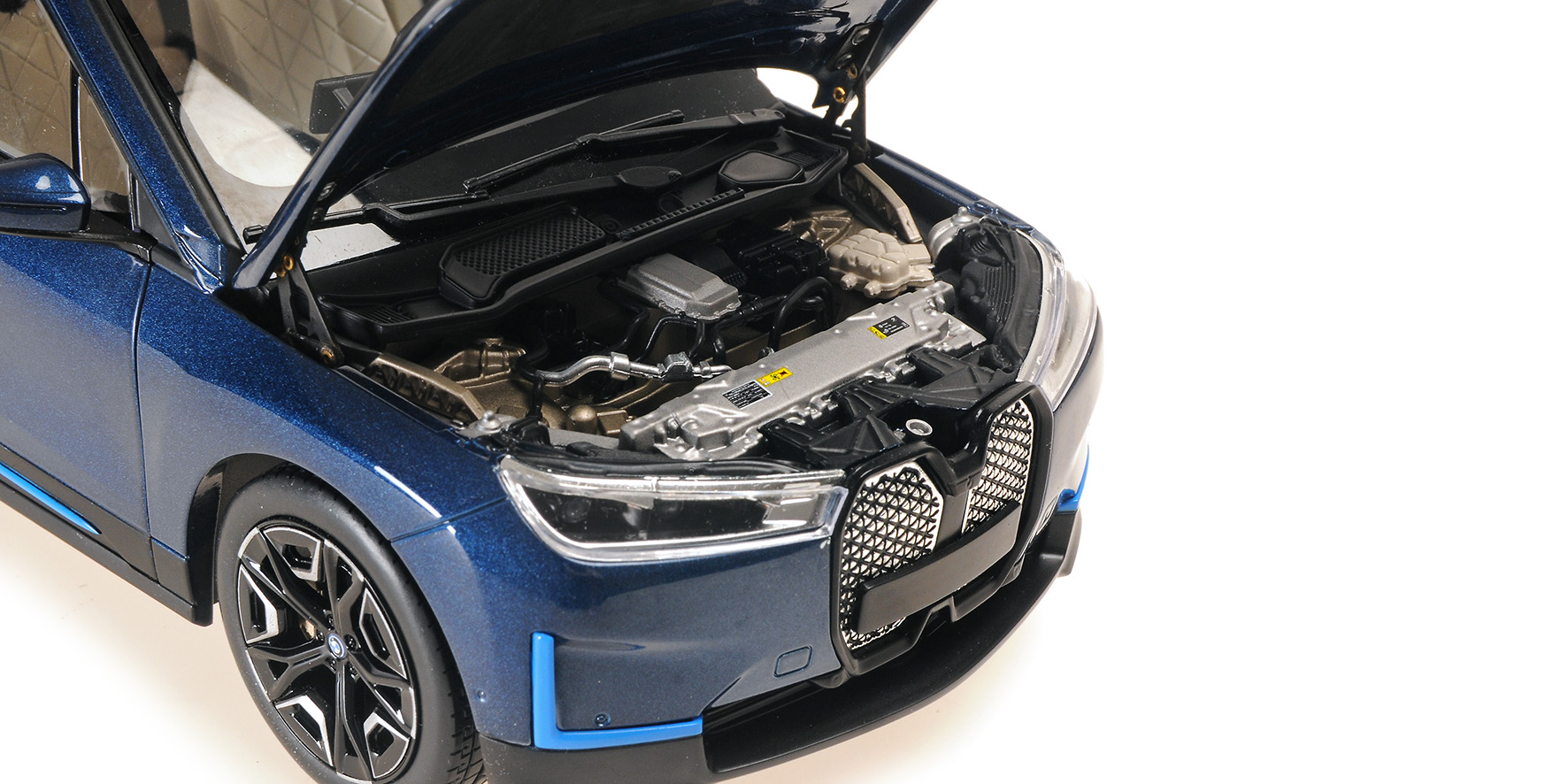 BMW iX - 2022 - BLUE METALLIC