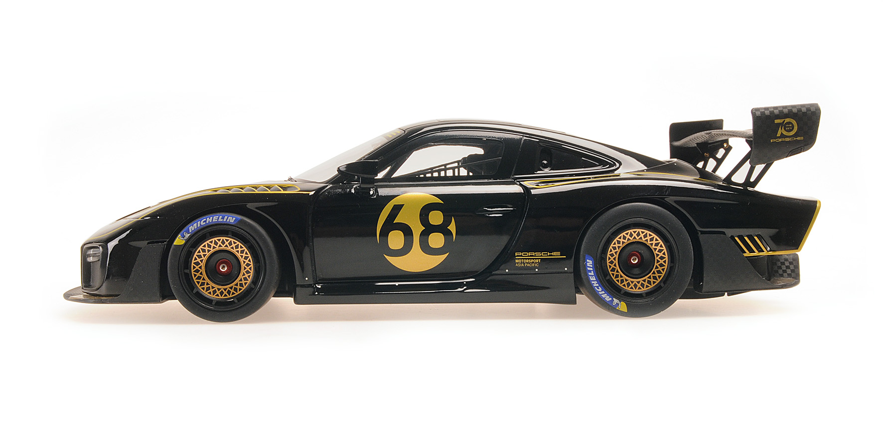 PORSCHE 935/19 - BLACK WITH GOLD STRIPES - 2020