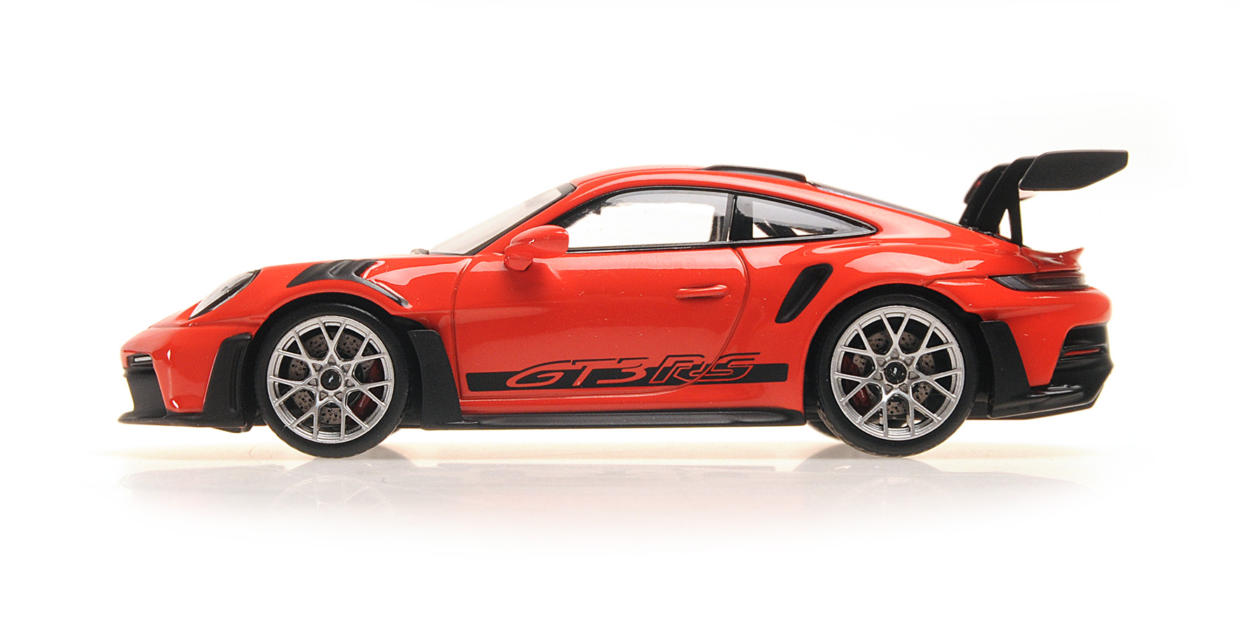 PORSCHE 911 (992) GT3RS - 2023 - RED W/ SILVER WHEELS & BLACK DECOR