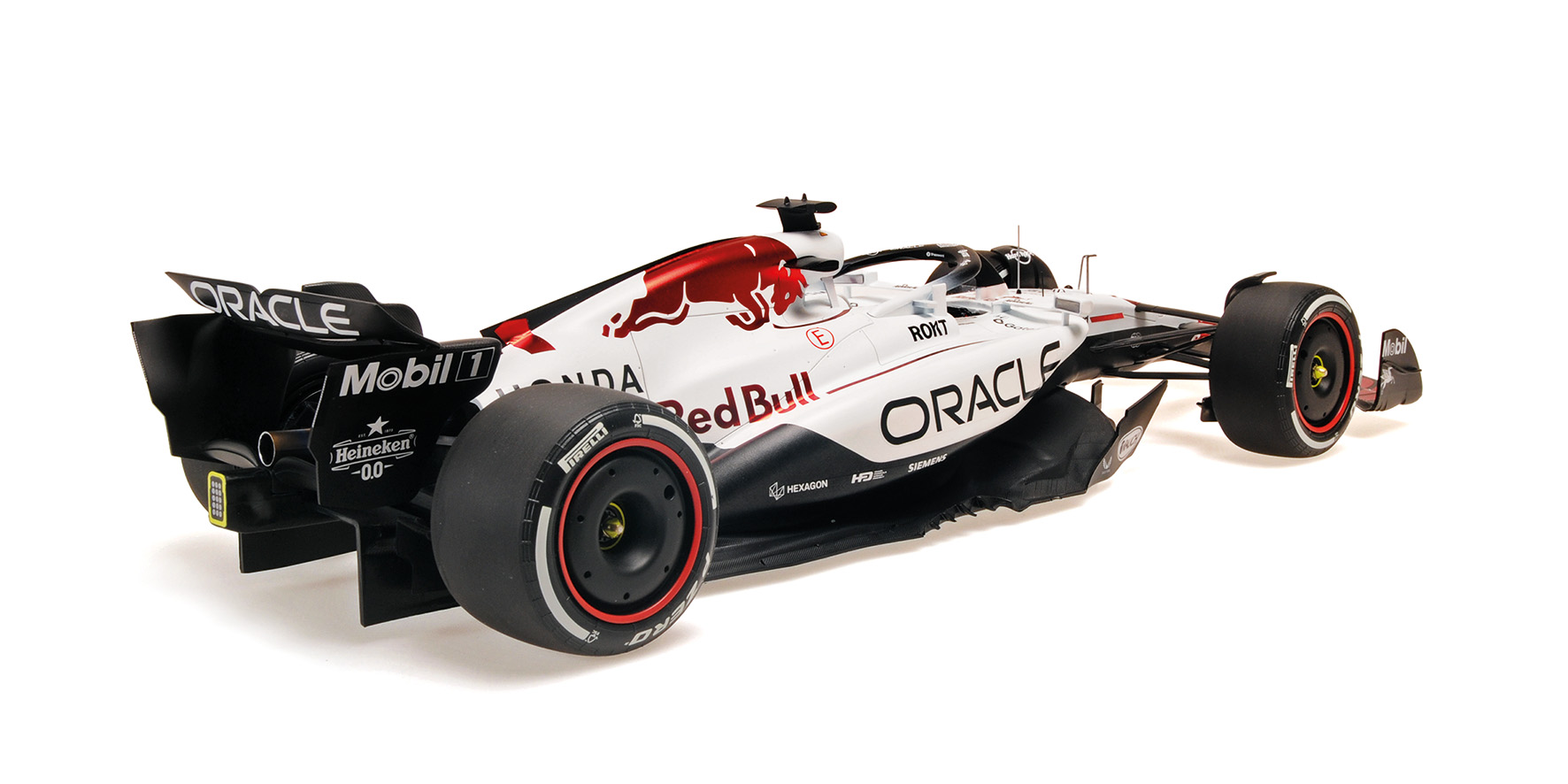 ORACLE RED BULL RACING RB21 - MAX VERSTAPPEN - WINNER JAPANESE GP 2025 W FIGURINE, 2 PITBOARDS AND POSITION BOARD