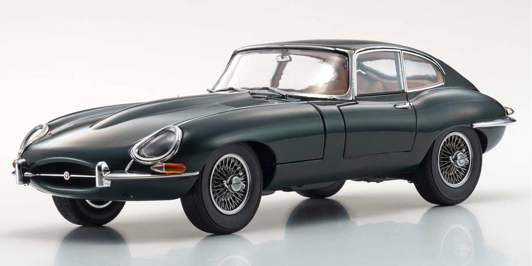 JAGUAR E TYPE (RHD) BRITISH RACING GREEN (08954G)