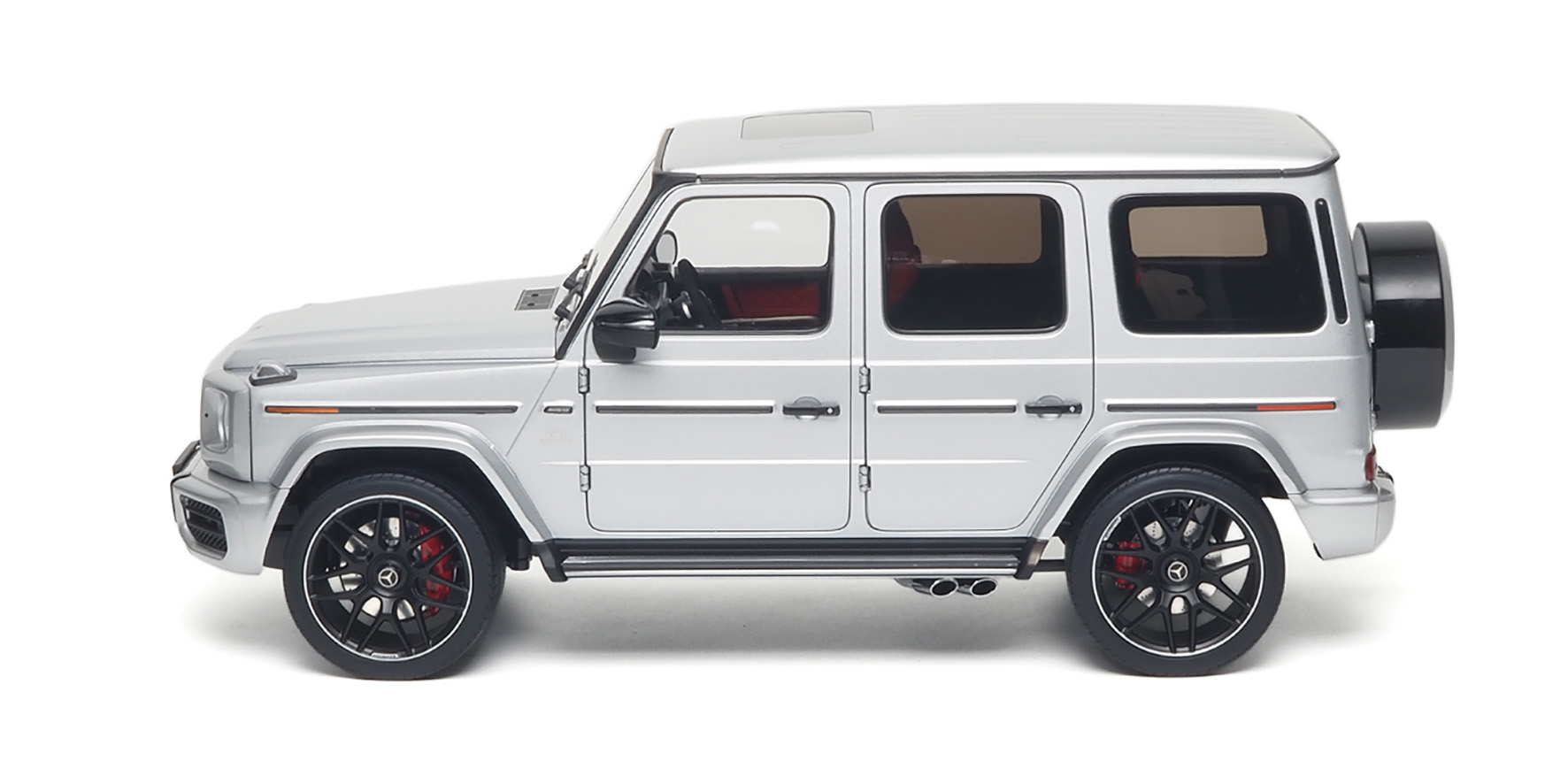 MERCEDES-AMG G 63 (W463) 2019 - IRIDIUM SILVER