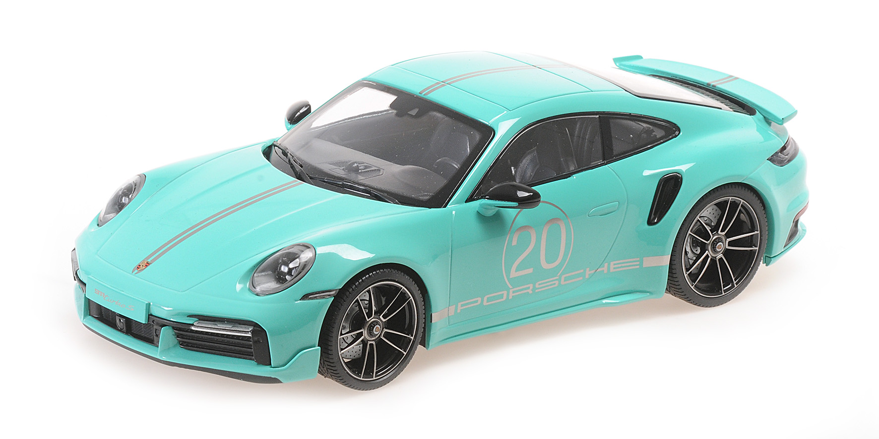 PORSCHE 911 (992) TURBO S COUPE SPORT DESIGN - 2021 - GREEN