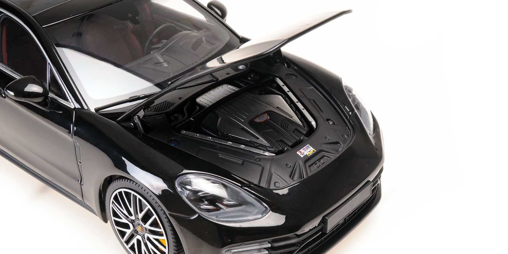 PORSCHE PANAMERA TURBO S - 2020 - BLACK METALLIC