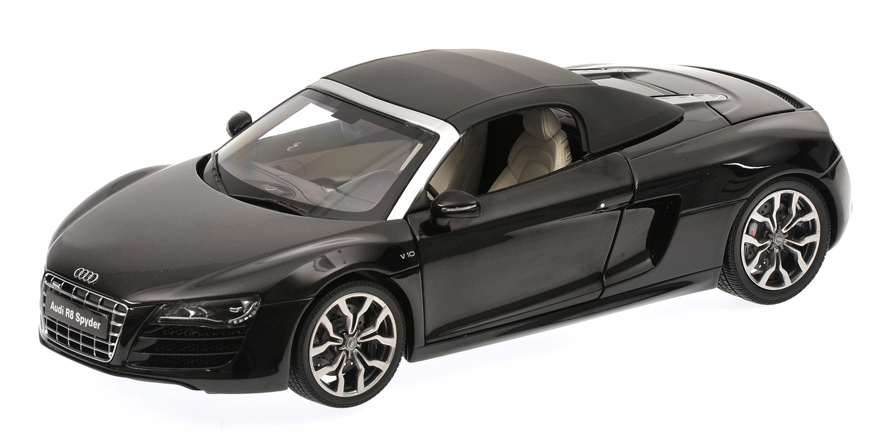 AUDI R8 SPYDER - PHANTOM BLACK