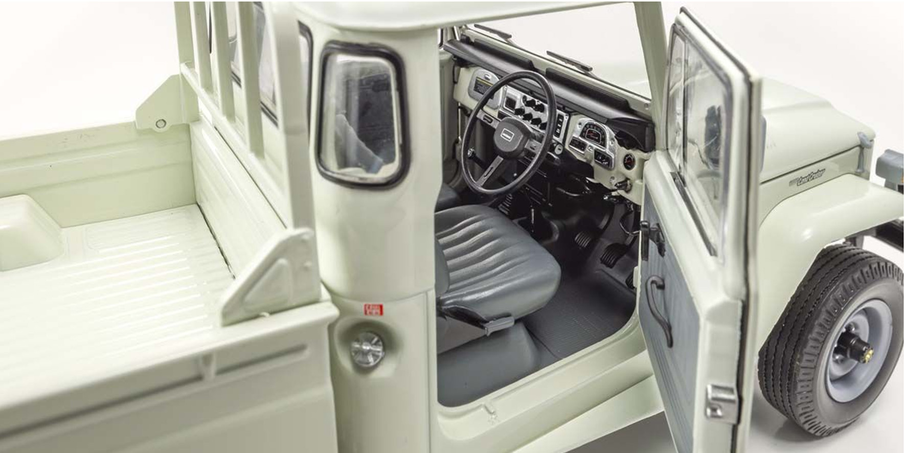TOYOTA LAND CRUISER 40 PICKUP - WHITE (08958W)
