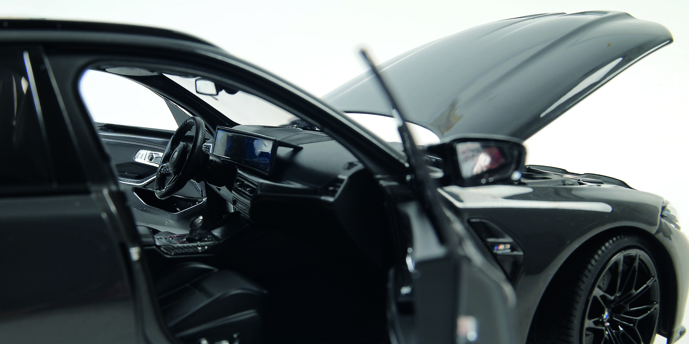 BMW M3 TOURING - 2024 - DRAVITGREY METALLIC W BLACK WHEELS AND BLACK INTERIOR
