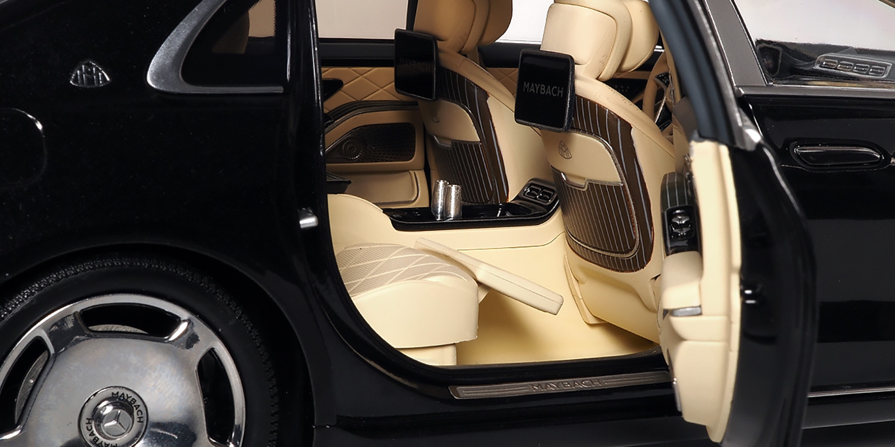 MERCEDES-MAYBACH-S-CLASS 2021 - OBSIDIAN BLACK