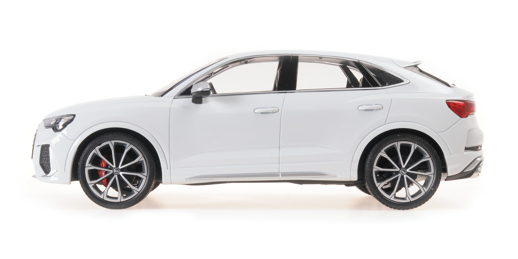 AUDI RSQ3 - 2019 - WHITE METALLIC