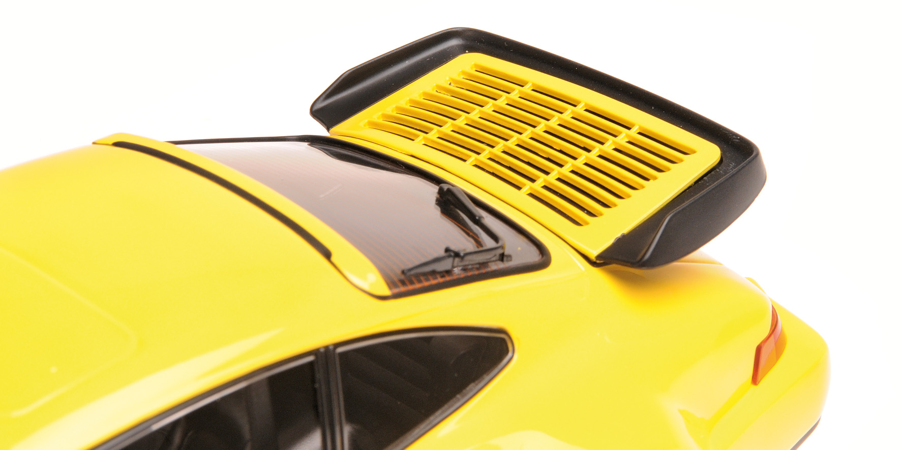 PORSCHE 911 TURBO (964) - 1990 - YELLOW