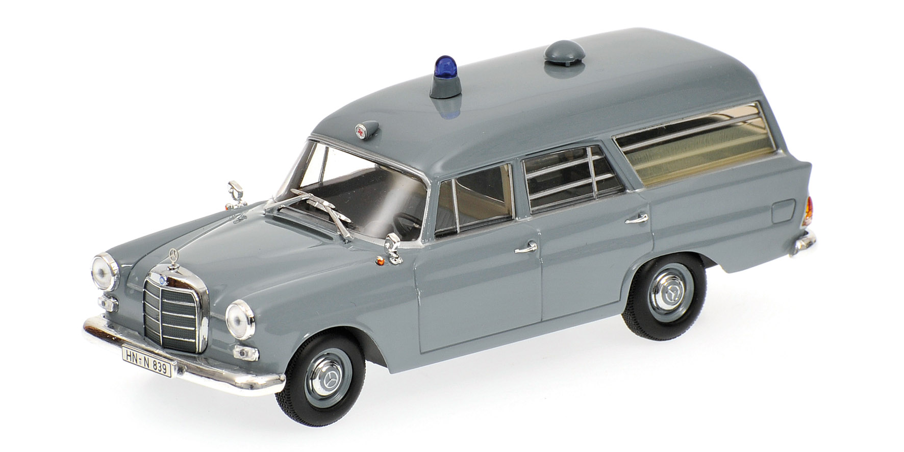 MERCEDES-BENZ 190 (W110) - 1961 - KRANKENWAGEN - 'DEUTSCHES ROTES KREUZ'
