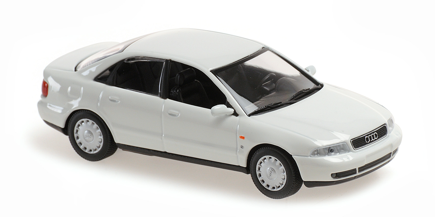 AUDI A4 - 1995 - WHITE