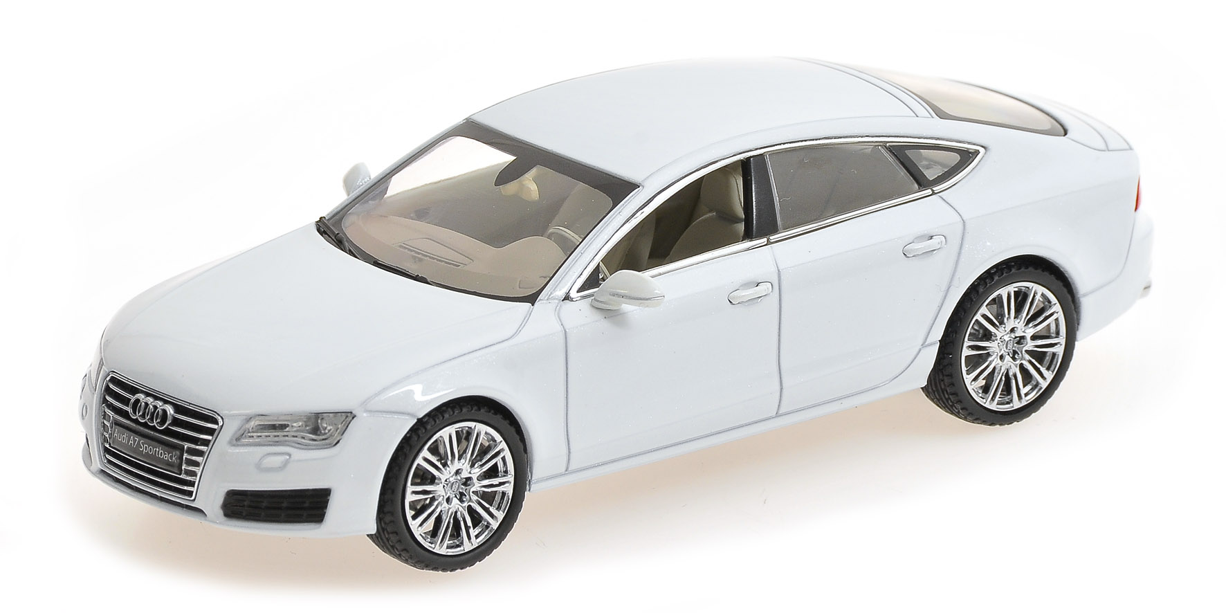 AUDI A7 - GLETSCHER WHITE METALLIC (03821GW)
