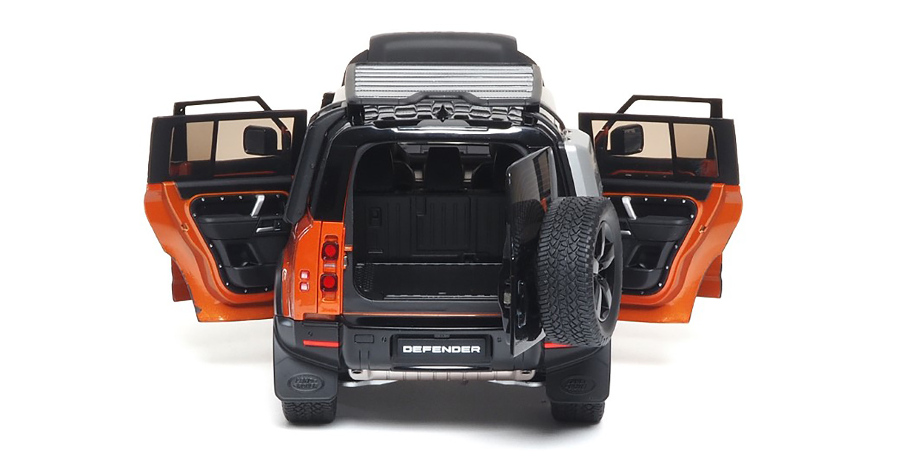 LAND ROVER DEFENDER 110 - 2020 - PHOENIX ORANGE/SANTORINI BLACK
