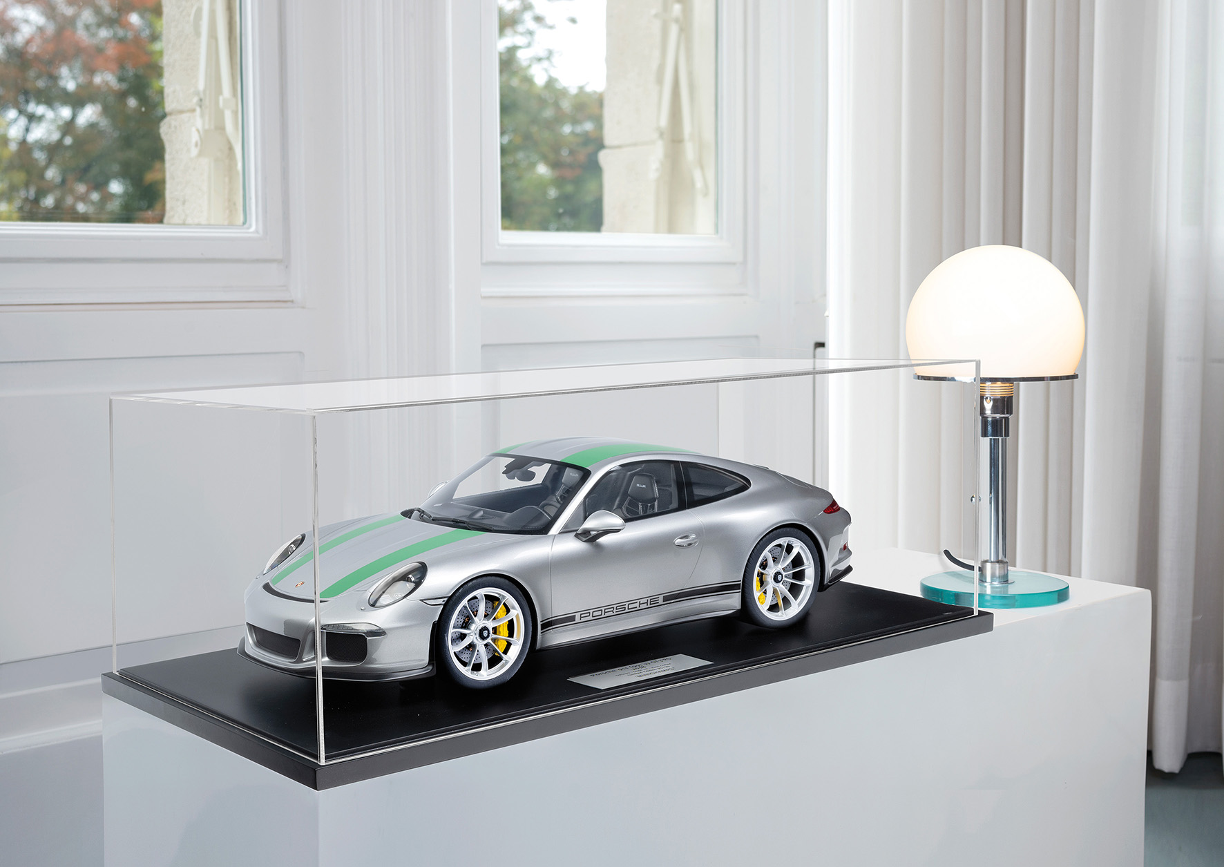 PORSCHE 911 (991.1) R - 2016 - SILBER GRÜNES DEKOR (99)