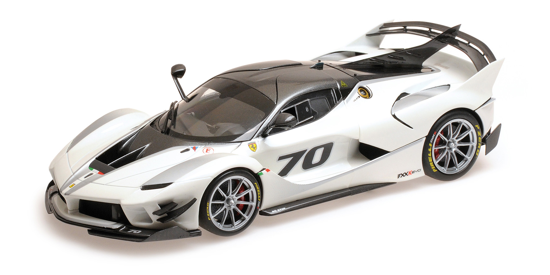 FERRARI FXX-K EVO BIANCO MET. PRESENTAZIONE # 70