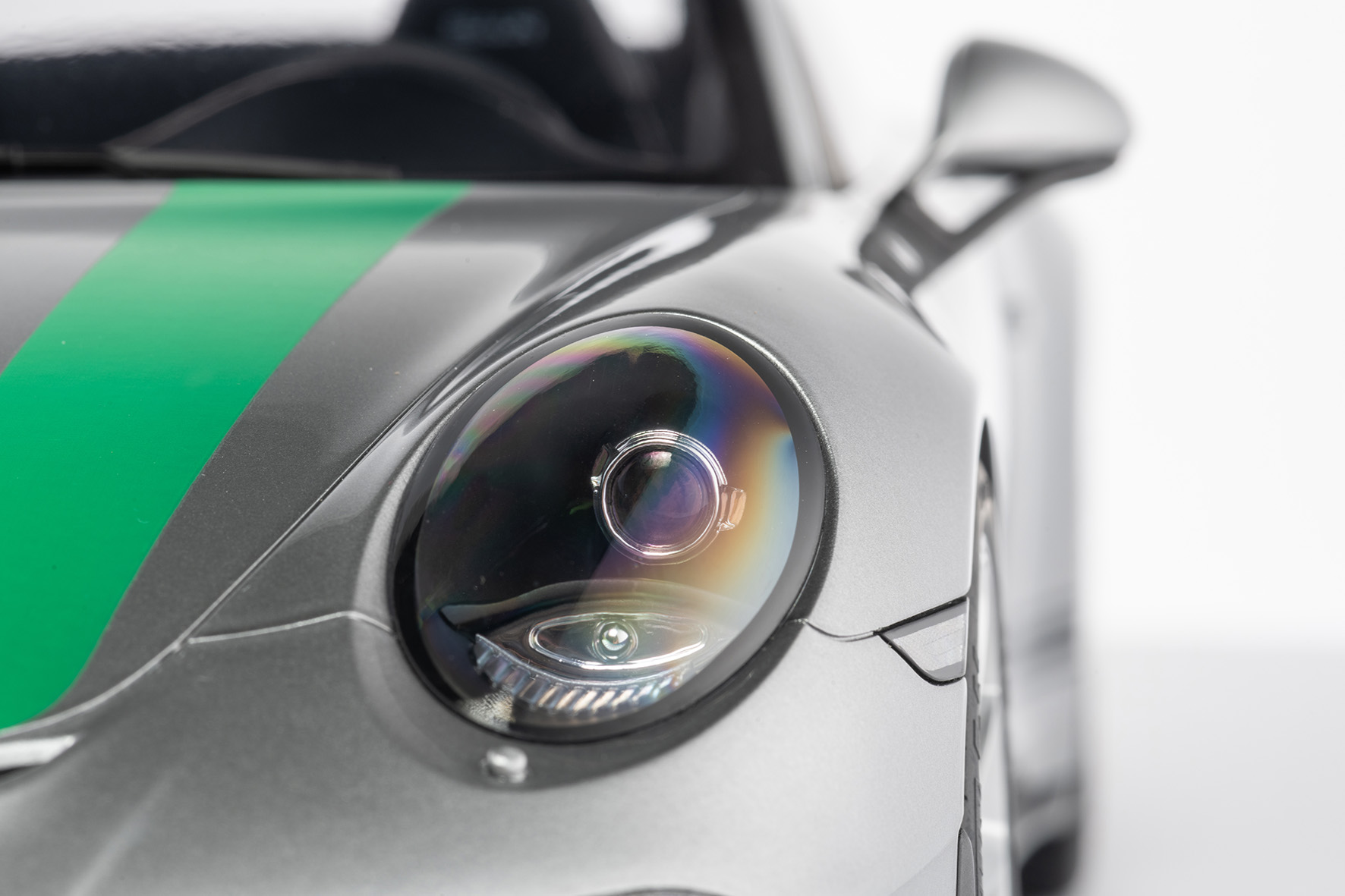 PORSCHE 911 (991.1) R - 2016 - SILBER GRÜNES DEKOR (99)
