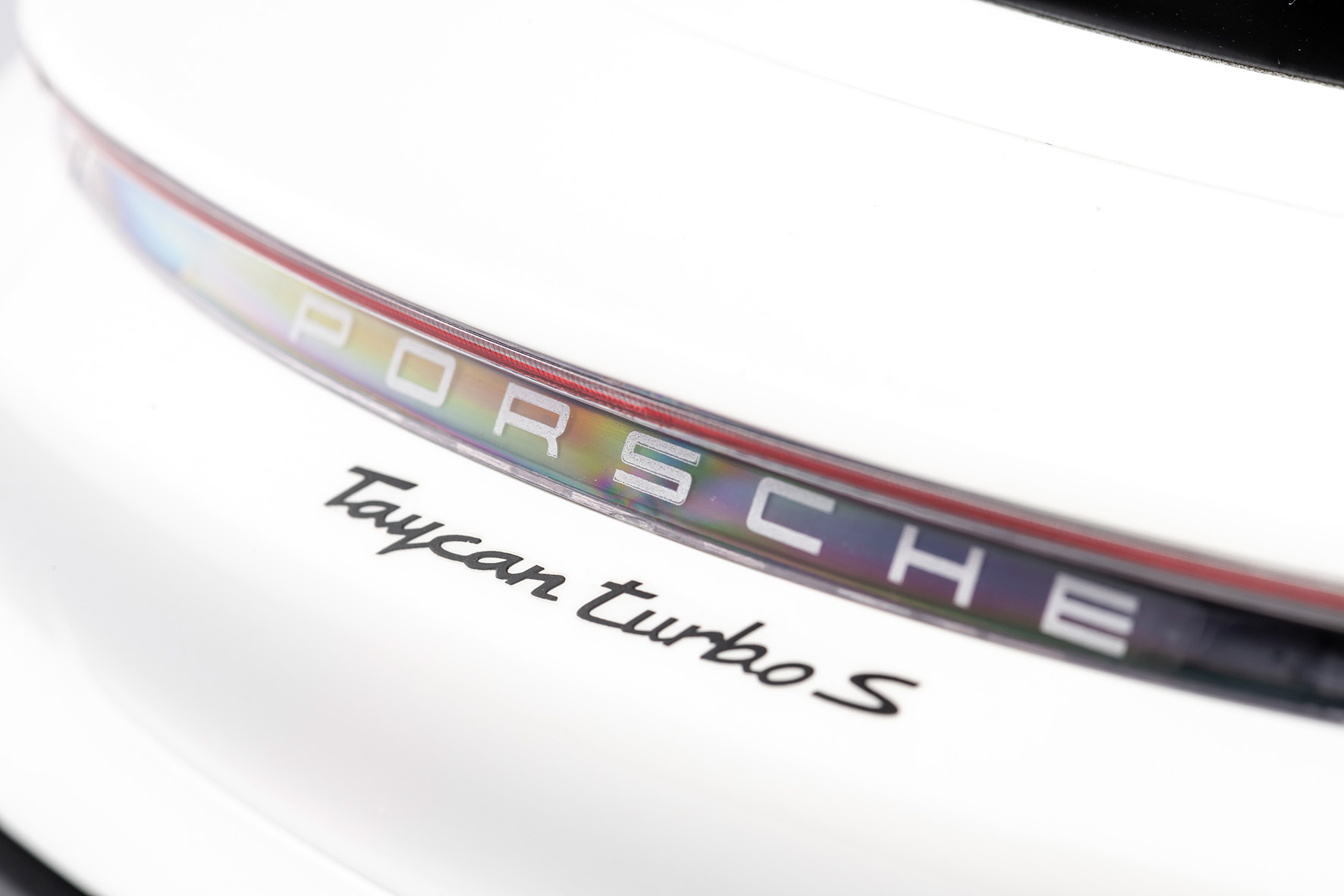PORSCHE TAYCAN TURBO S - 2020 - WEISS