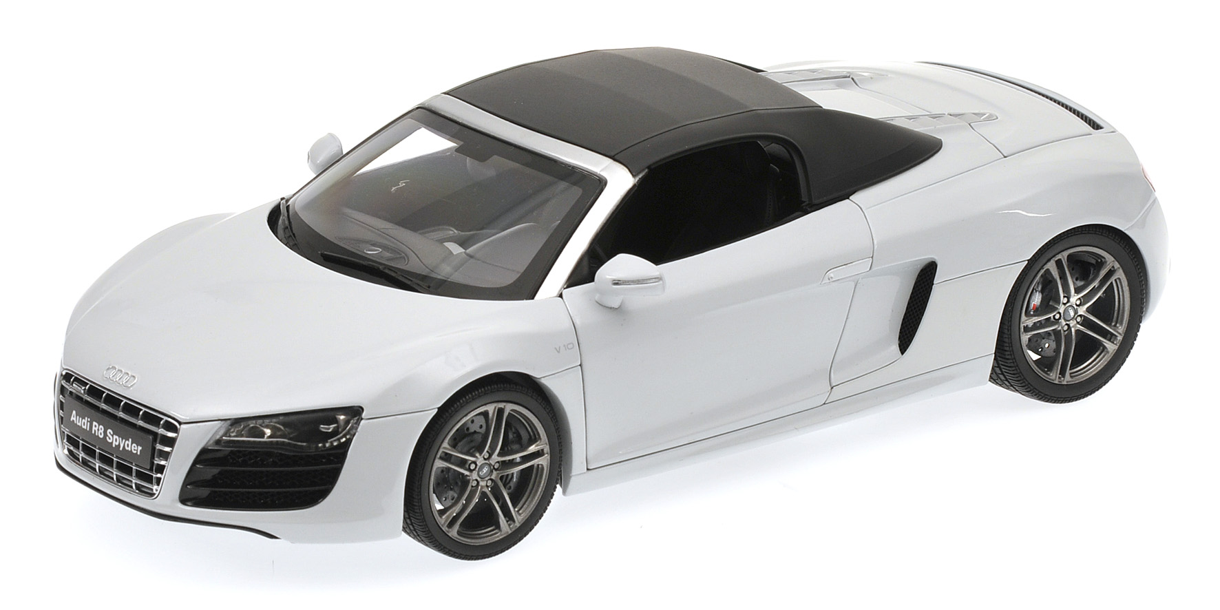 AUDI R8 SPYDER - SUZUKA GREY