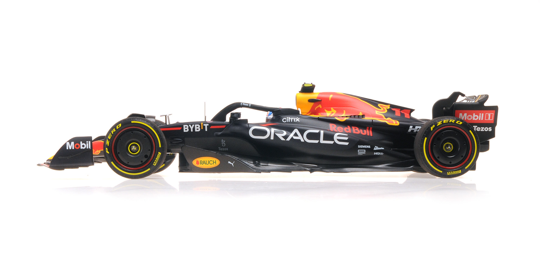 ORACLE RED BULL RACING RB18 - SERGIO PÉREZ - WINNER SINGAPORE GP 2022