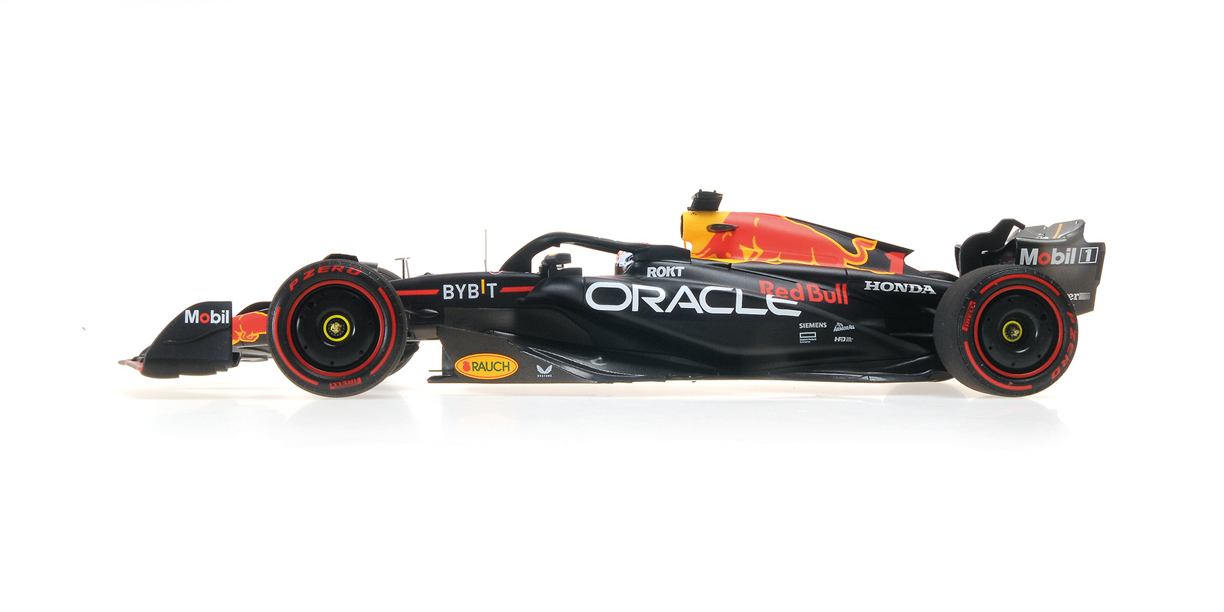 ORACLE RED BULL RACING RB19 - MAX VERSTAPPEN - WINNER BAHRAIN GP - 2023