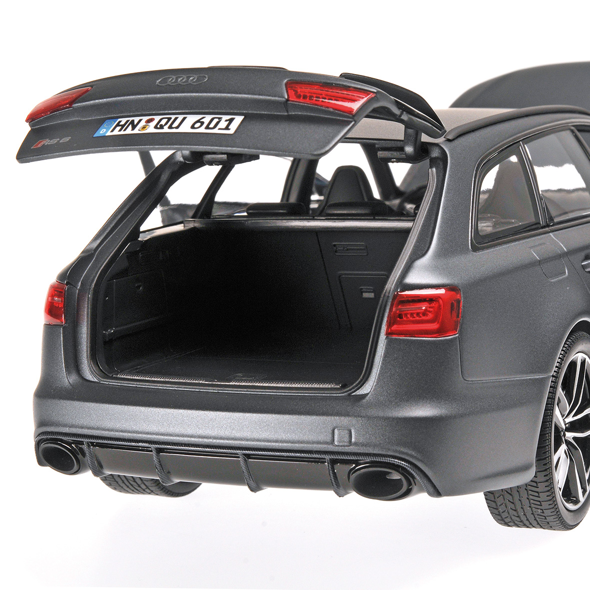 AUDI RS6 AVANT - 2013 - MATT GREY