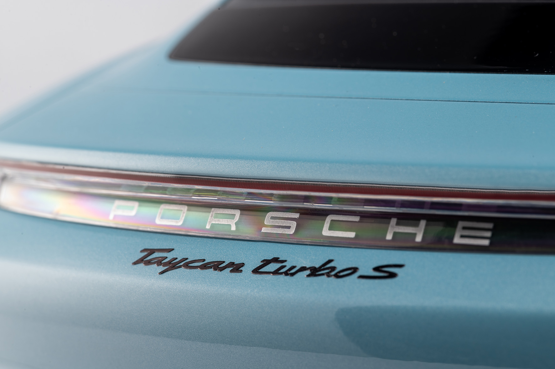PORSCHE TAYCAN TURBO S - 2020 - FROZENBLAUMETALLIC
