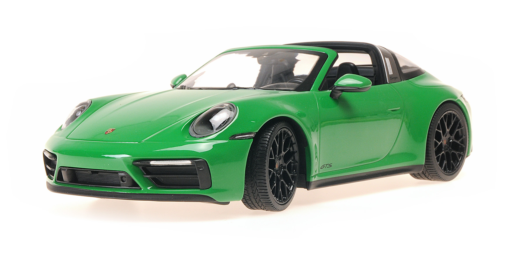 PORSCHE 911 (992)  TARGA 4 GTS - 2021 - GREEN
