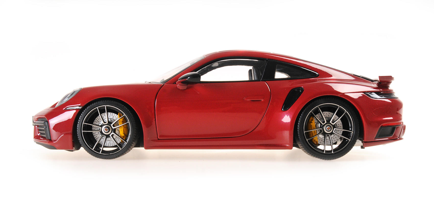 PORSCHE 911 (992) TURBO S COUPE SPORT DESIGN - 2021 - RED