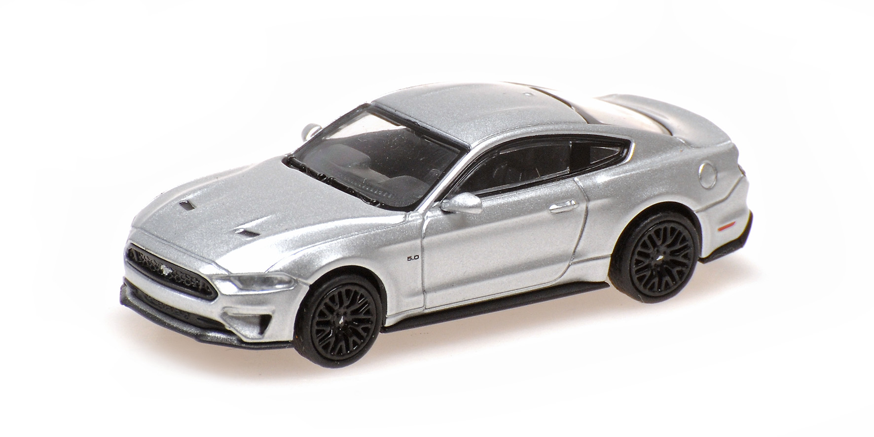 FORD MUSTANG - 2018 - SILVER