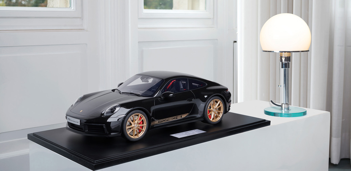 PORSCHE 911 (992) CARRERA 4S - 2020 - TIEFSCHWARZMETALLIC