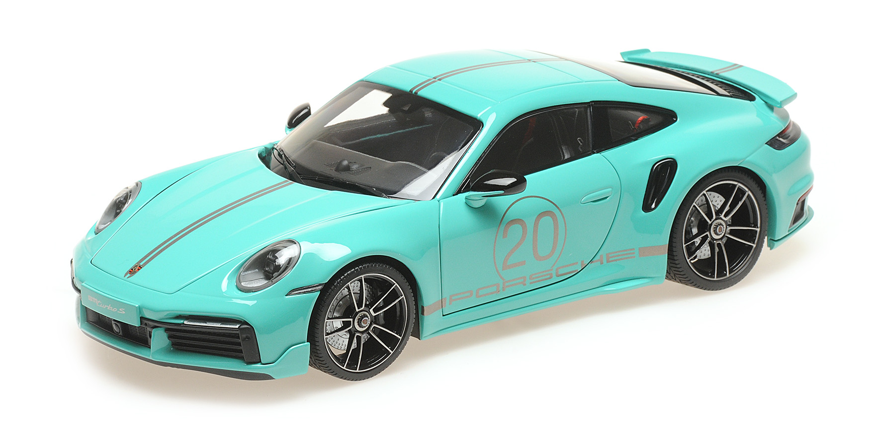 PORSCHE 911 (992) TURBO S COUPE SPORT DESIGN - 2021 - GREEN